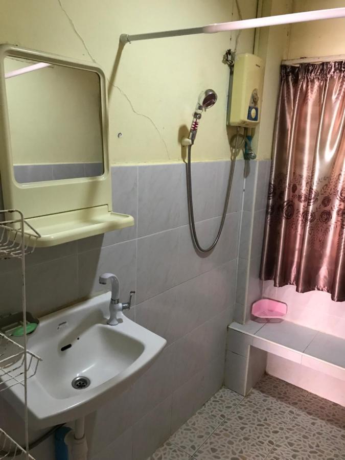 Sv. House Hotel Jomtien Beach Buitenkant foto