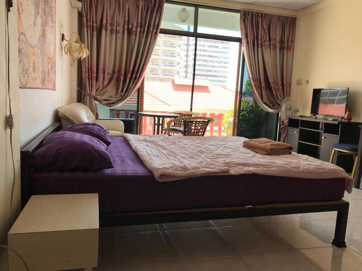 Sv. House Hotel Jomtien Beach Buitenkant foto