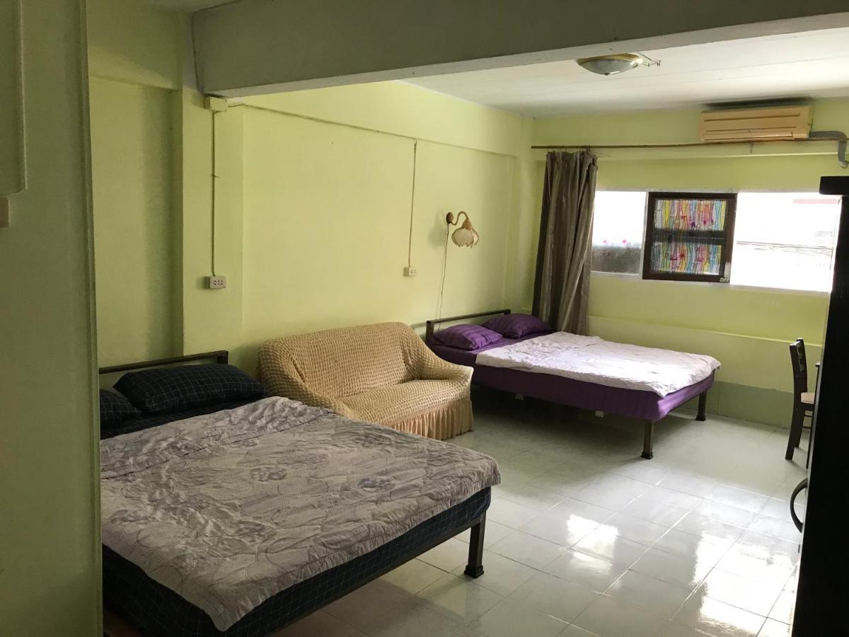 Sv. House Hotel Jomtien Beach Buitenkant foto